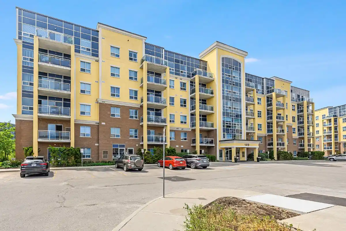 1419 Costigan Road, Milton - Ambassador Condominiums 